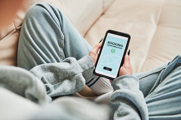 The Visit Begins Before the Exam Room: How Connected AI Creates a Better Patient Experience?